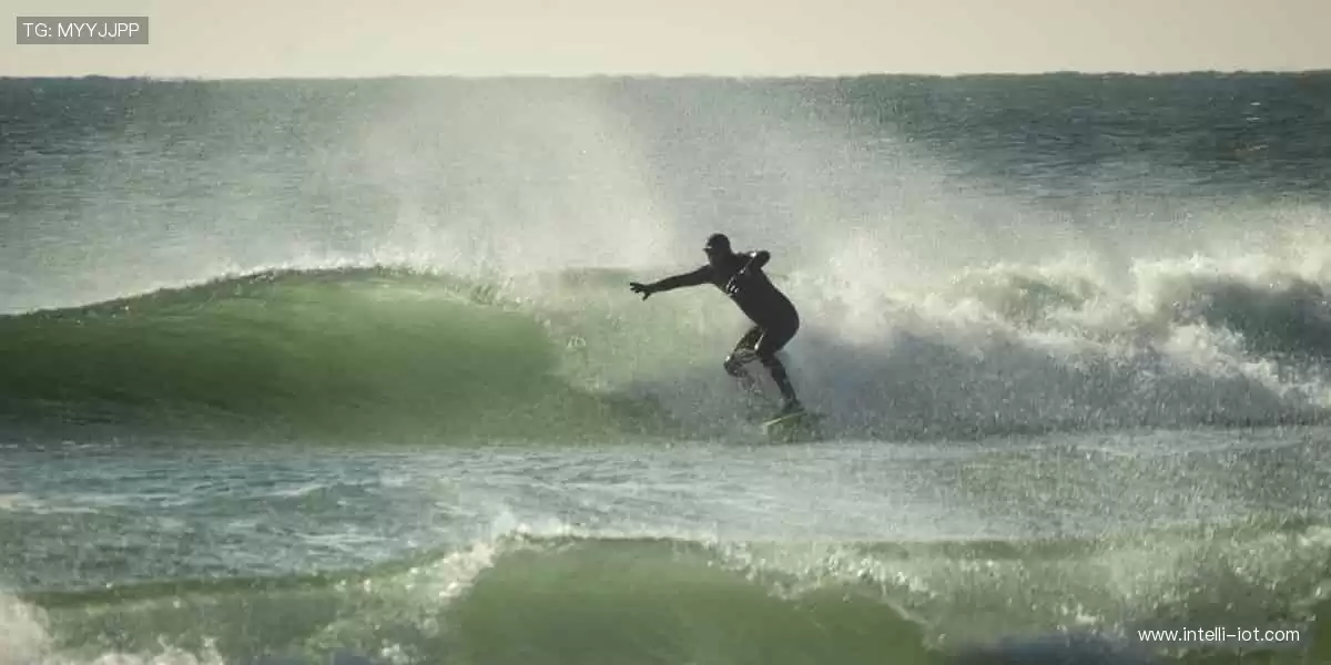 📱 指尖轻点，赛事同步全球！🌍